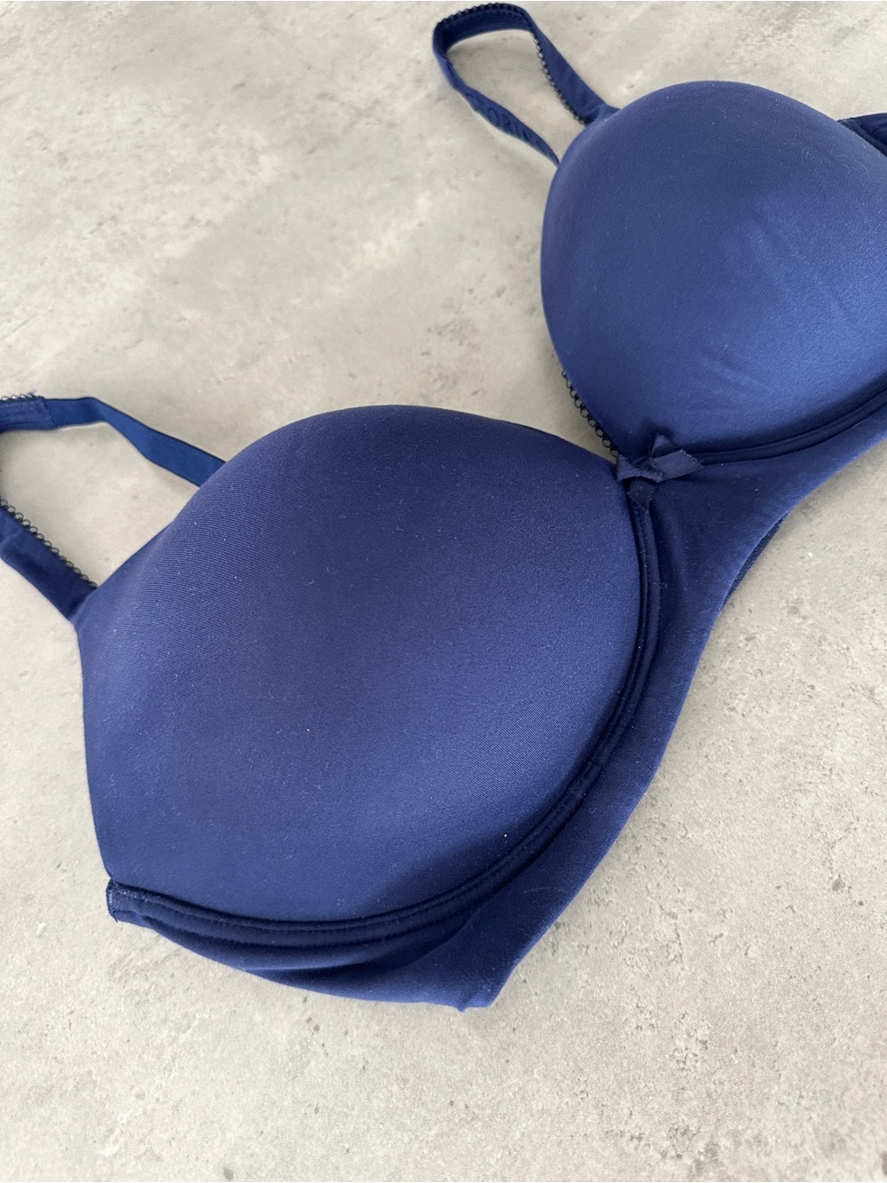 Victoria's Secret Navy Blue Lightly Padded T-Shirt Bra - Picture 3 of 9